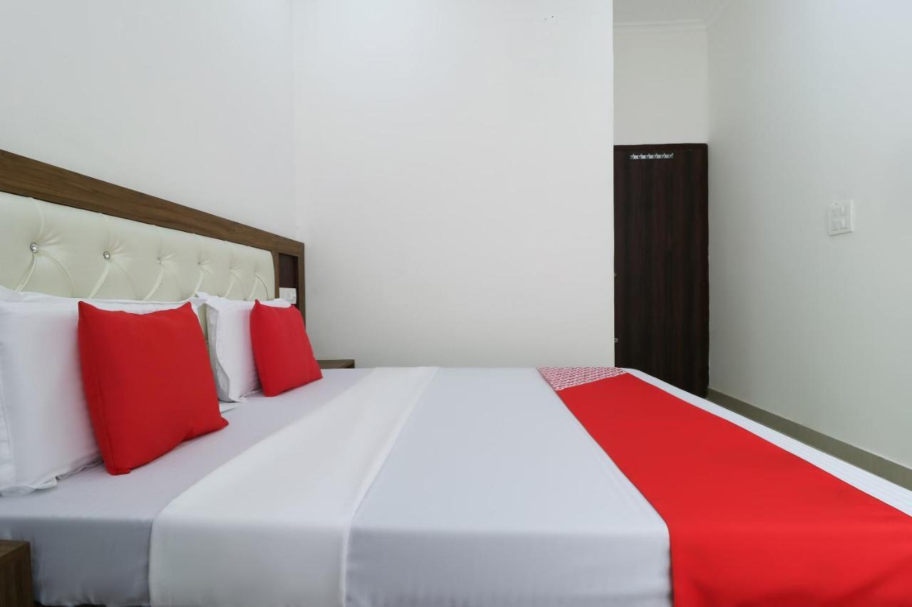 Oyo 64004 Hotel Kartar Zirakpur Exterior photo