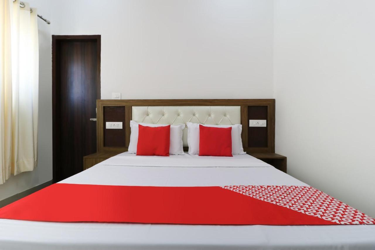 Oyo 64004 Hotel Kartar Zirakpur Exterior photo